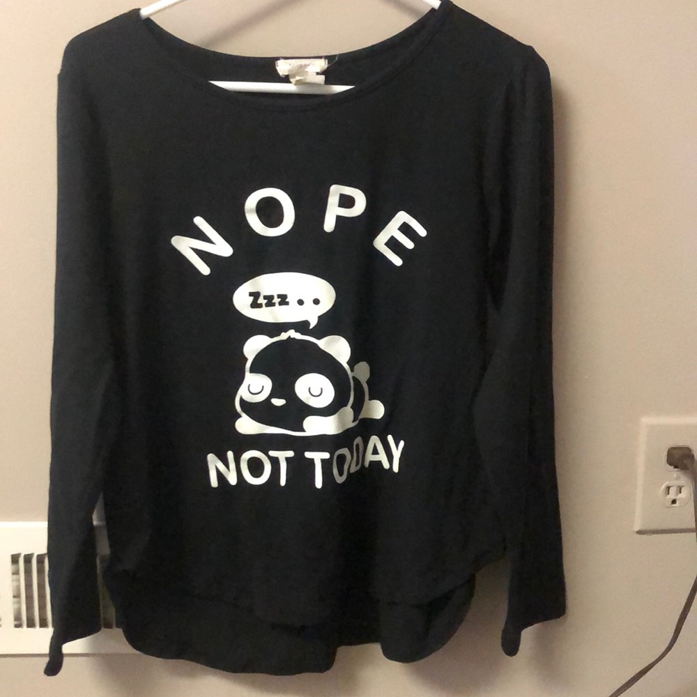 Black and white comfy T-shirt